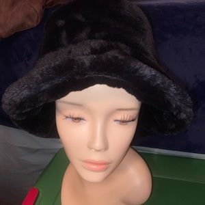 Winter Faux fur Bucket hat.